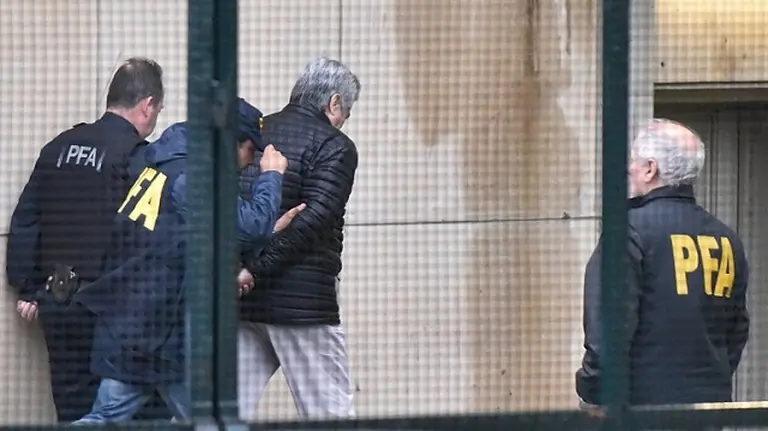 La carta en la que Báez dice que vio a Casanello en Olivos complica a CFK