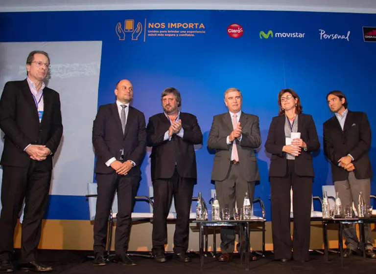 A las telcos, la suba de tarifas no les alcanza: antes de invertir en el paí­s, piden cambio de reglas