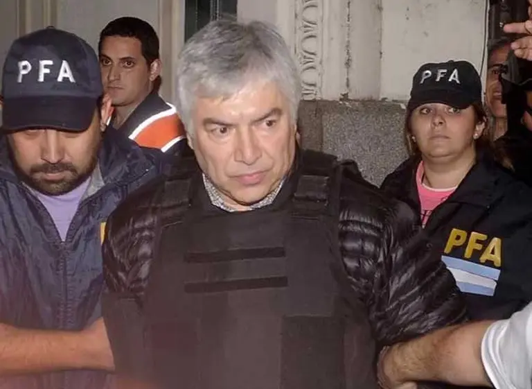 Austral Construcciones presentó su concurso de acreedores, y recrudeció la interna entre los Báez