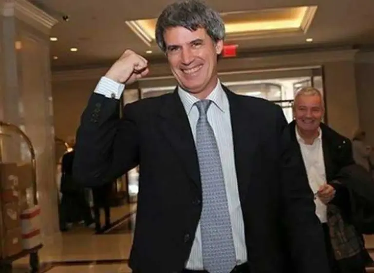 Prat Gay, eufórico: hay ofertas por u$s30.000 M para nuevos bonos