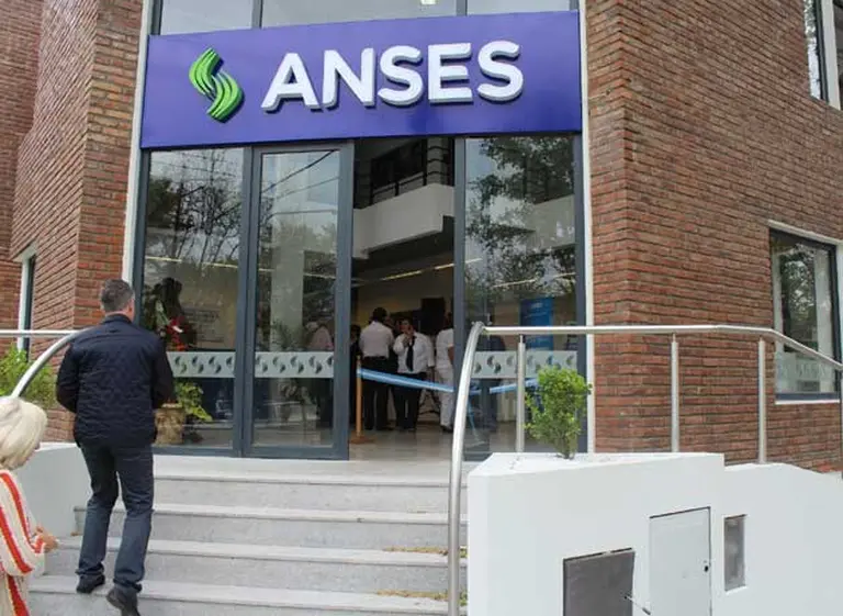 El Gobierno busca derogar la traba para vender acciones de ANSES