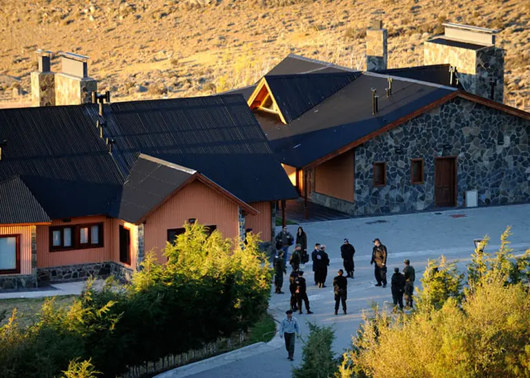 Austral Construcciones: en el allanamiento, 504 autos y documentación secuestrada