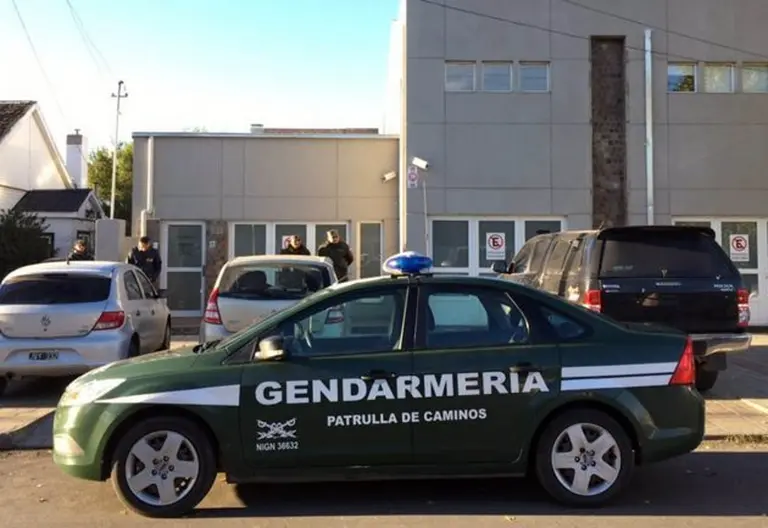 Encontraron "tierra removida" en una de las estancias de Lázaro Báez que fueron allanadas