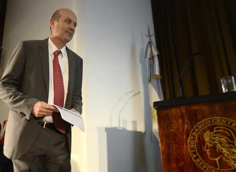 Sturzenegger sube encajes para retirar $50.000 M del mercado