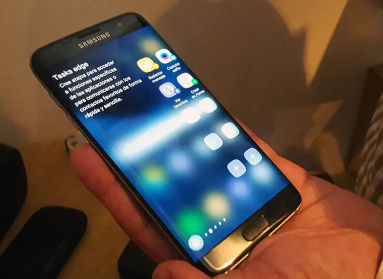 Galaxy S8 podrí­a incorporar su propio asistente para competir con Google