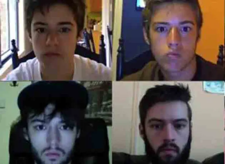 Se tomó "selfies" diarias durante ocho años y registró todo su crecimiento