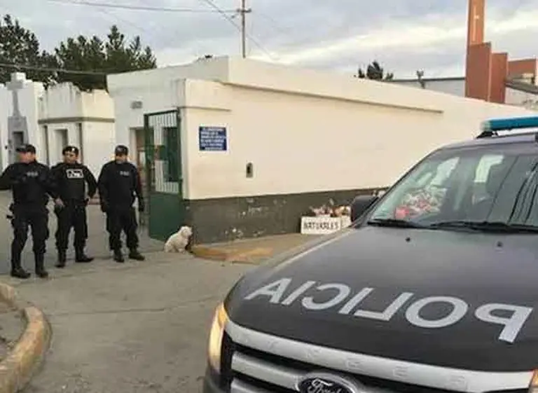 Allanan el cementerio de Rí­o Gallegos por el mausoleo de Kirchner