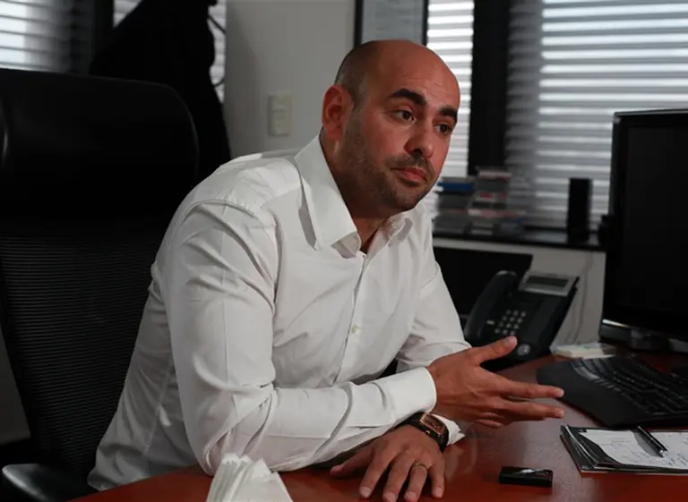 "Me quieren quitar la empresa", asegura el dueño de OCA