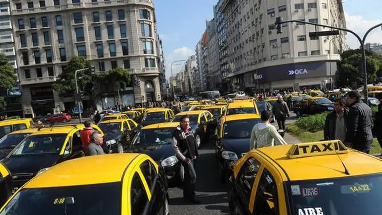 Aumentaron los taxis: cuánto cuesta viajar con las nuevas tarifas
