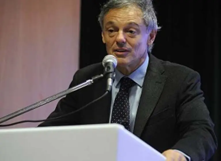 Ante la UIA, el Gobierno pidió apoyo para concretar reformas y prometió exportaciones a la Unión Europea