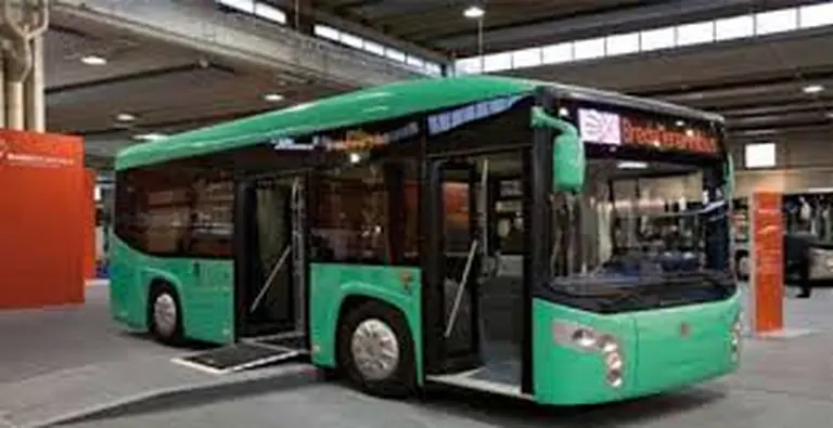 El Gobierno comprará 400 colectivos eléctricos para las lí­neas del Metrobus