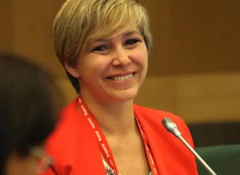 Por primera vez, una argentina integra la Junta Directiva de Internet Society