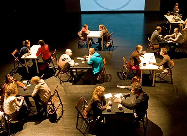 La moda de las "citas rápidas" llegó a las inversiones: cómo conseguir un socio en siete minutos