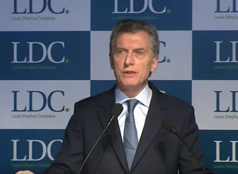 Macri: "La energí­a que consumimos es una fábrica menos que abre"