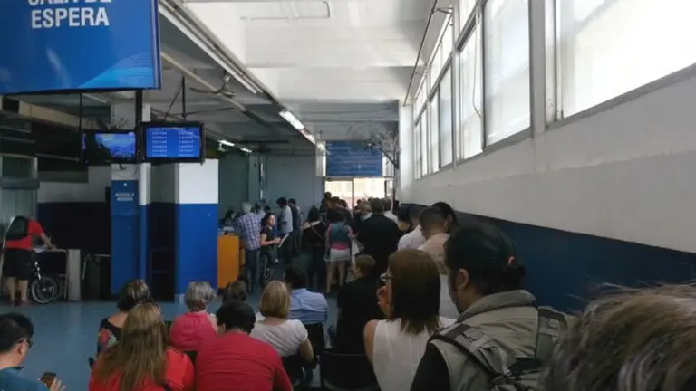 El lado B del nuevo sistema "puerta a puerta": es mucho más lento y tiene costos extra