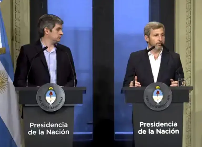 ¿Los bancos también le darán datos personales de clientes a la Rosada?: analizan qué responder al pedido