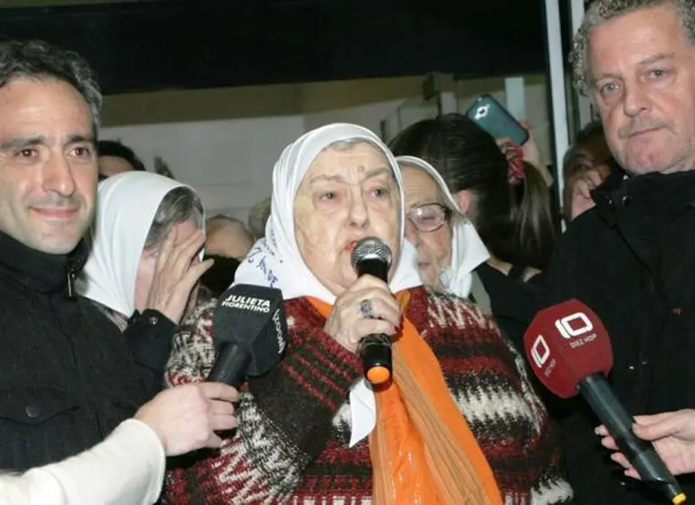 Hebe de Bonafini a Mauricio Macri: "Te vas a caer solo, hijo de puta"
