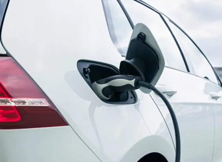 Autos eléctricos, a un paso de ser realidad: llega a la Argentina el primer modelo sin nafta, gasoil ni GNC