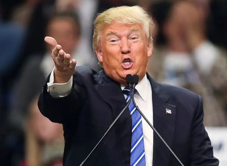 Trump, a los gritos con un periodista en su primera conferencia de prensa