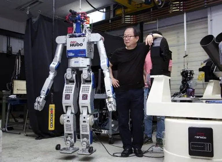 Elon Musk promete no desarrollar "robots asesinos"