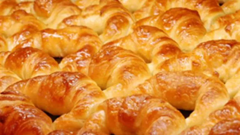 Renunció al Standard Bank y el emprendimiento que fundó factura millones