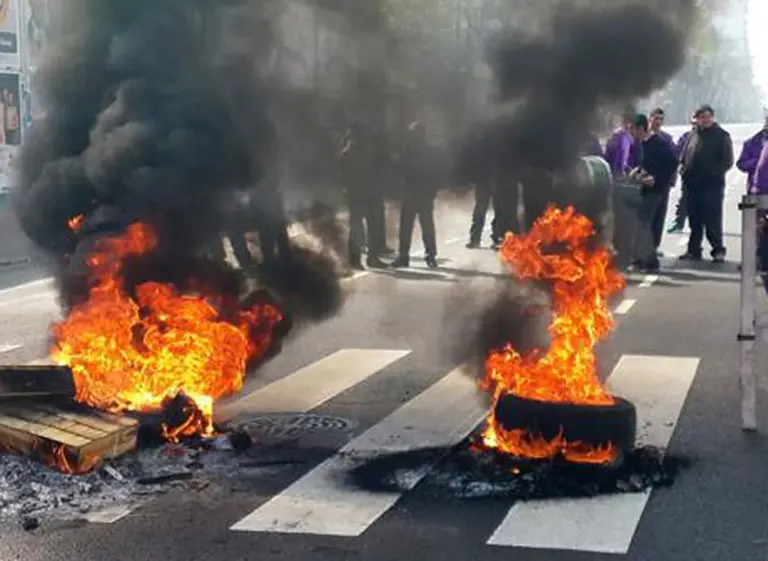 Crisis en OCA: no pagó sueldos y la empresa está paralizada