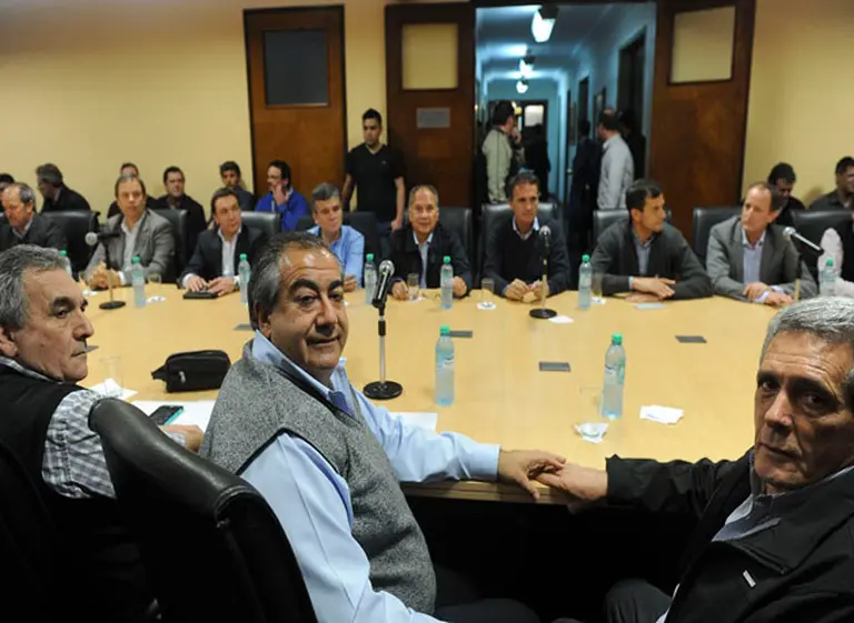 A horas de la cumbre de la CGT, Macri busca desactivar la amenaza de paro con dos gestos a los gremios