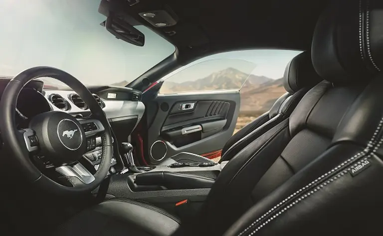 ¿Cómo evolucionaron los volantes de los autos en las últimas cinco décadas?