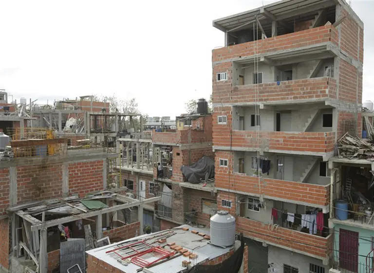 Plan de Urbanización en la Villa 31: los vecinos tendrán que pedir permiso para ingresar materiales de construcción