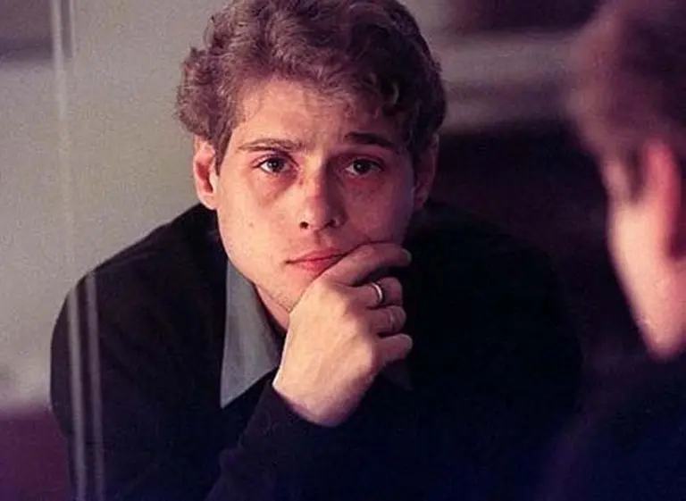 Trágica historia: un niño creyó que era niña hasta los 15 años