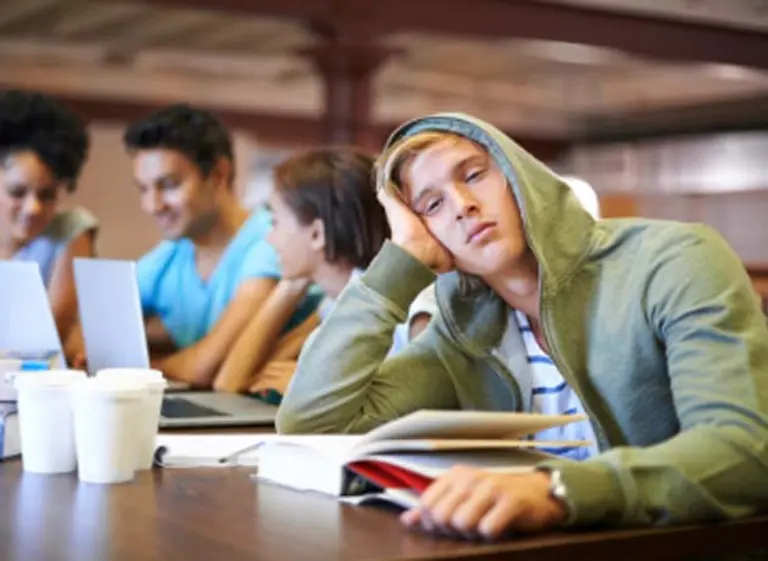 Foro Económico Mundial: "Latinoamérica tiene casi 30 millones de jóvenes que no estudian ni trabajan"