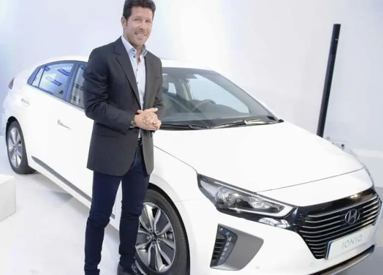 Hyundai eligió al "Cholo" Simeone para presentar su nueva familia de productos, el hí­brido Ioniq