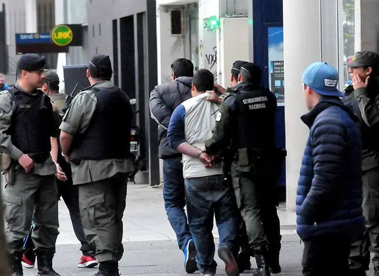 Compra y venta de dólares: procesan a diez "arbolitos" por lavado de dinero