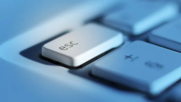 Emotivo adiós a la salvadora tecla "Esc": ¿seguirá el camino del floppy disc y del CD ROM?