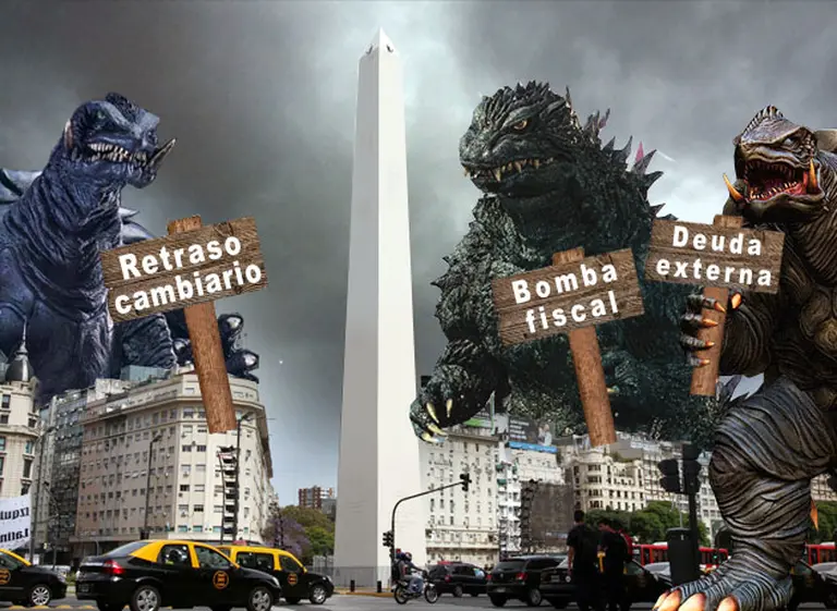Endeudamiento, "bomba" fiscal y atraso cambiario: vuelven los monstruos clásicos de la economí­a