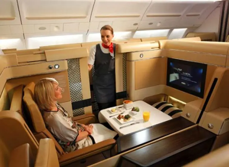 Conozca a las mejores aerolí­neas del mundo por clase de cabina