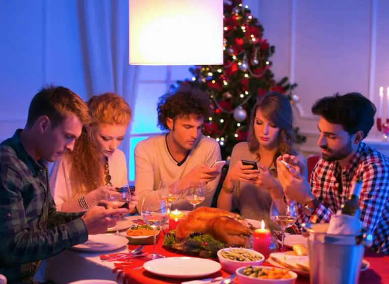 Disminuya su adicción al celular durante las fiestas con estas aplicaciones