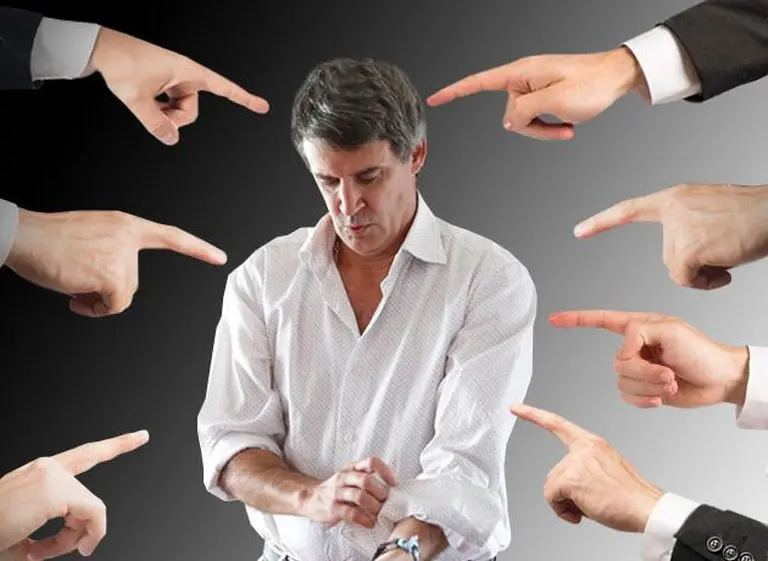 Prat Gay, blanco del fuego cruzado en el Gobierno: hay discreto "casting" de posibles reemplazantes