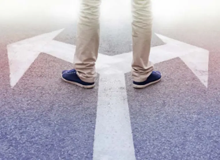 Tres reglas para tomar mejores decisiones en el trabajo, según Harvard Business Review