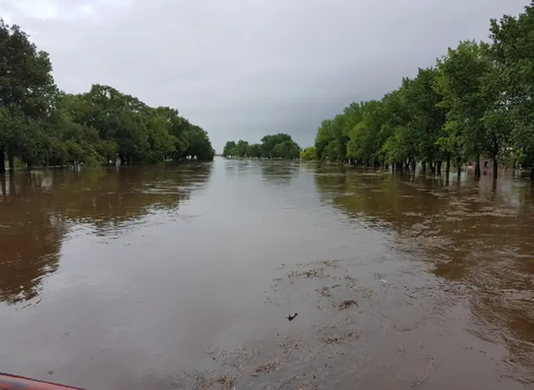 Hay 200 evacuados en Pergamino por las lluvias y el desborde de un arroyo