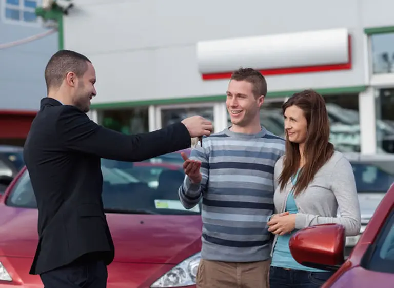 Los atractivos descuentos de fin de año en autos 0Km que ofrecen las concesionarias