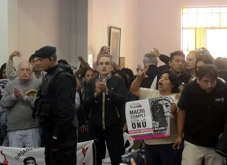 Denuncian que una patota de Guillermo Moreno atacó a empleados municipales