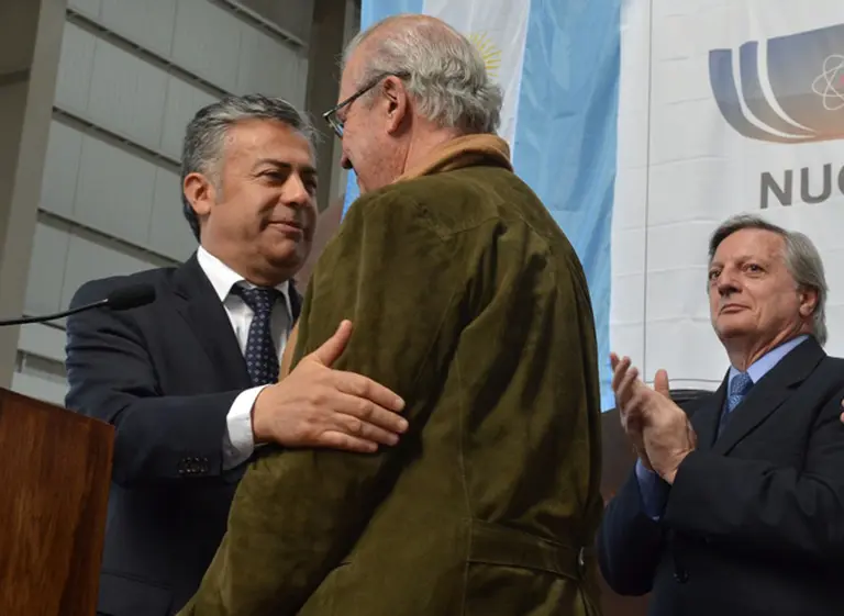 Subsidian por $10 M a Pescarmona, Cartellone y otras empresas para "ayudar" a pagar la luz