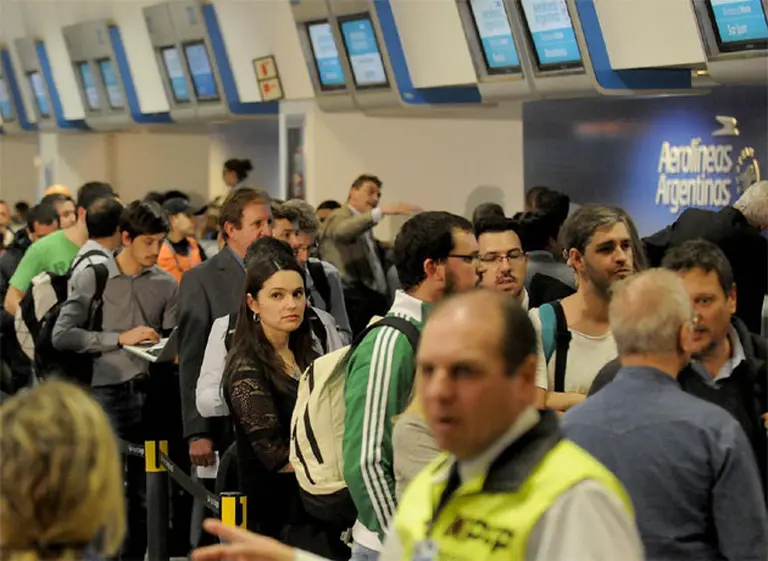 Intercargo: acatan conciliación y se normaliza Aeroparque y Ezeiza