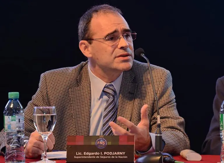 Luis Caputo removió al Superintendente de Seguros, Edgardo Podjarny