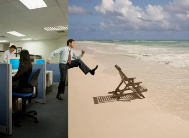 "Dejo todo y me voy a vivir a la playa": pro y contra del sueño no tan oculto que todos tuvieron alguna vez