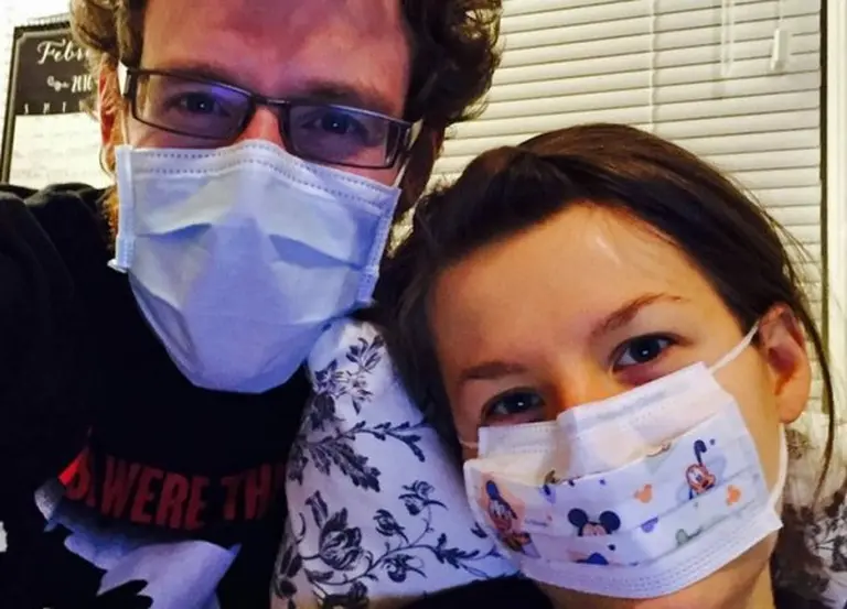 "Soy alérgica a mi marido": La entrañable historia de una mujer afectada por una rara enfermedad