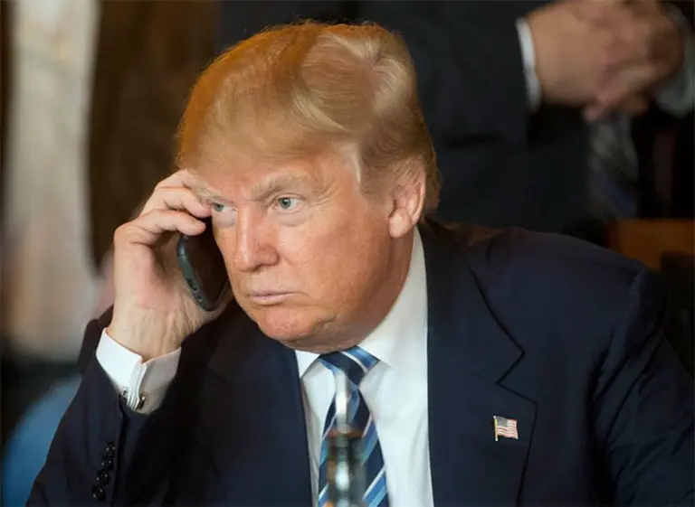 El flamante Presidente dejó su Android y ahora usará un teléfono "hí­perseguro"