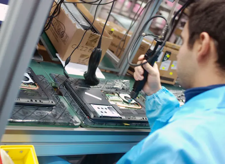 "Sismo informático": Air Computers se ajusta y distribuirá accesorios