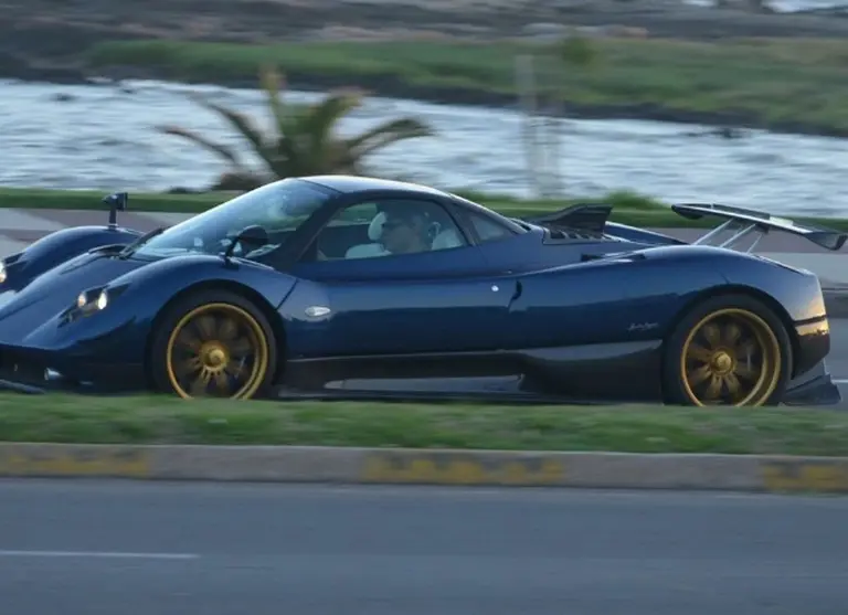 Punta del Este: quiso filmar un auto valuado en u$s1,5 millones pero terminó chocándolo